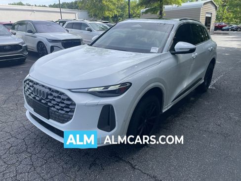 Used 2025 Audi Q5 Premium w/ Convenience Package AWD/4WD image 1