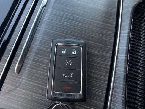 Used 2024 Jeep Wagoneer Series II w/ Flexible Seating Group image 26