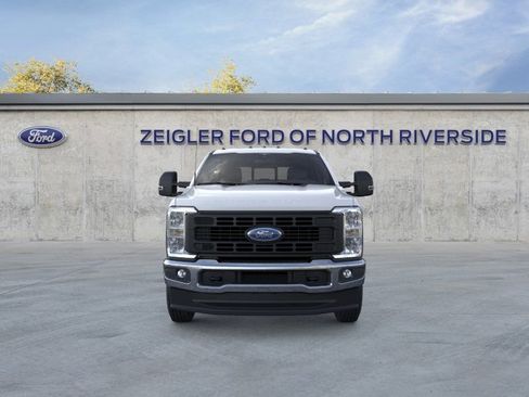 New 2026 Ford F250 XL w/ XL Chrome Package AWD/4WD image 6