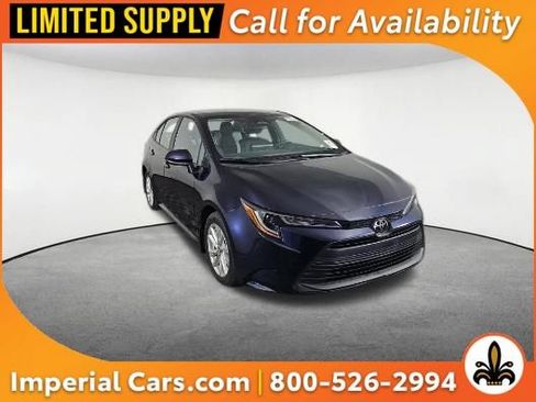 Used 2025 Toyota Corolla LE w/ LE Premium Package FWD image 1