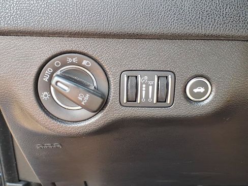 Used 2023 Chrysler 300 Touring L RWD image 17