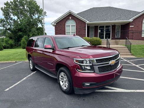 Used 2016 Chevrolet Suburban LT RWD image 11