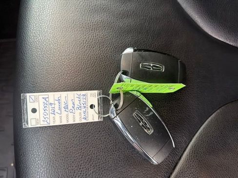 Used 2019 Lincoln MKC Premiere image 28