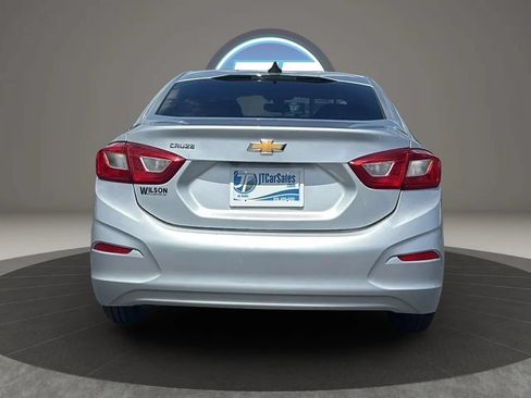 Used 2018 Chevrolet Cruze LS FWD image 12