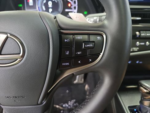 Used 2024 Lexus ES 300h w/ Premium Package image 21