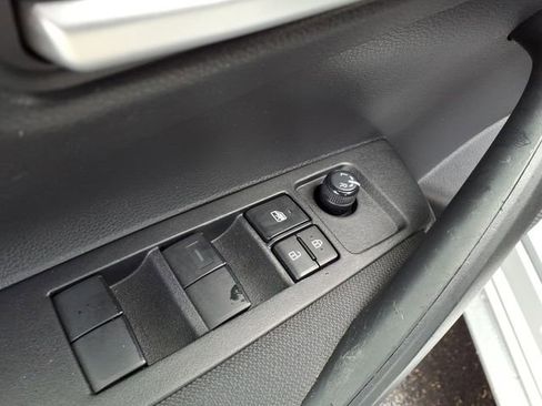 Used 2021 Toyota Corolla LE FWD image 9