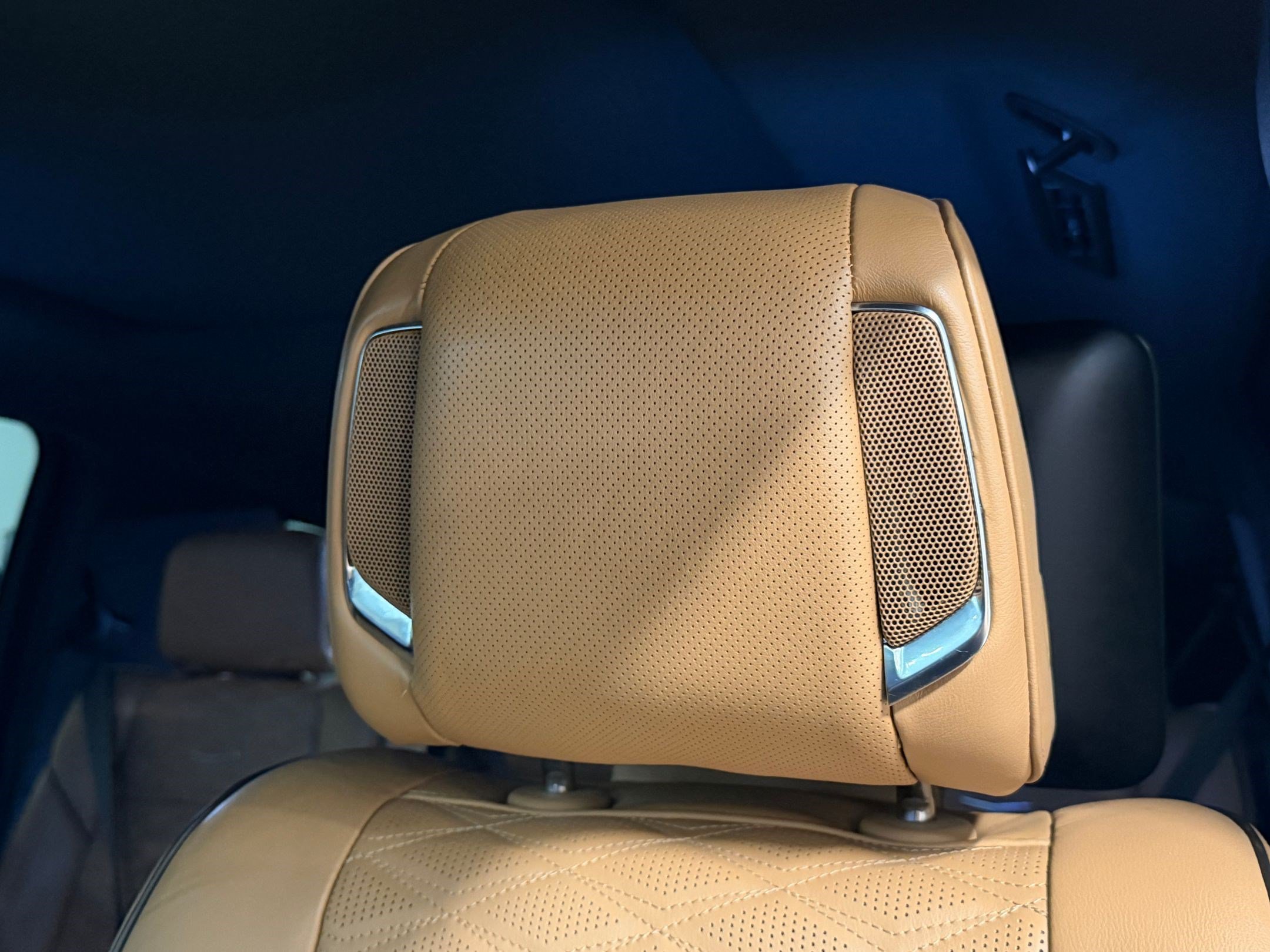 Used 2021 Cadillac Escalade ESV Premium Luxury w/ Driver Assist Tech Package AWD/4WD image 39