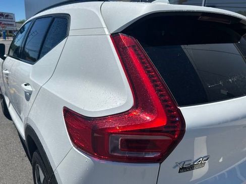 Used 2025 Volvo XC40 B5 Plus AWD/4WD image 10