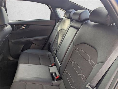 Used 2024 Kia Forte GT-Line image 19