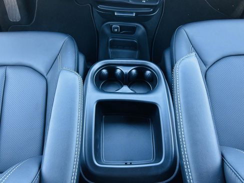 New 2026 Chrysler Pacifica Select w/ Quick Order Package 2EV image 25