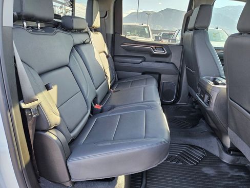 Used 2025 Chevrolet Silverado 1500 LT Trail Boss w/ Convenience Package II AWD/4WD image 31