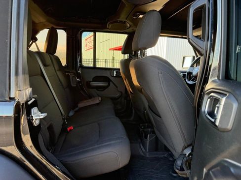 Used 2018 Jeep Wrangler Unlimited Sport S image 13