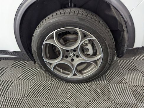 Used 2024 Alfa Romeo Stelvio Ti image 20