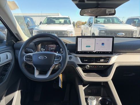 New 2026 Ford Explorer Active image 14