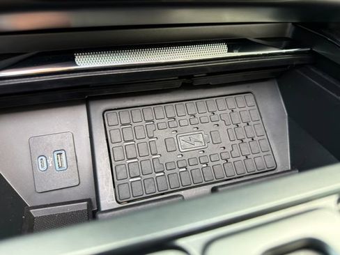 Used 2024 Ford F150 Lightning Platinum image 43