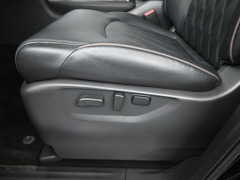 Certified 2024 Nissan Armada Platinum w/ Captain's Chairs Package RWD image 10