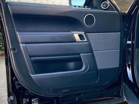 Used 2020 Land Rover Range Rover Sport HSE image 17