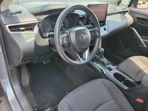 Used 2024 Toyota Corolla Cross LE w/ Moonroof Package FWD image 4