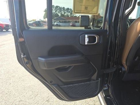 Used 2021 Jeep Wrangler Unlimited Rubicon w/ Dual Top Group image 46