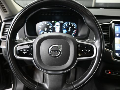Used 2018 Volvo XC90 T6 Momentum w/ Convenience Package image 11