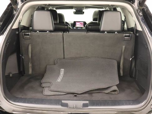 Used 2021 Toyota Highlander XLE FWD image 21