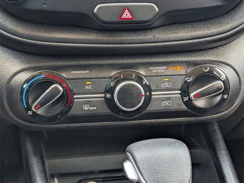 Used 2022 Kia Soul LX w/ Technology Package image 27