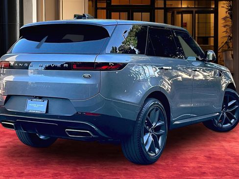 Used 2023 Land Rover Range Rover Sport SE image 12