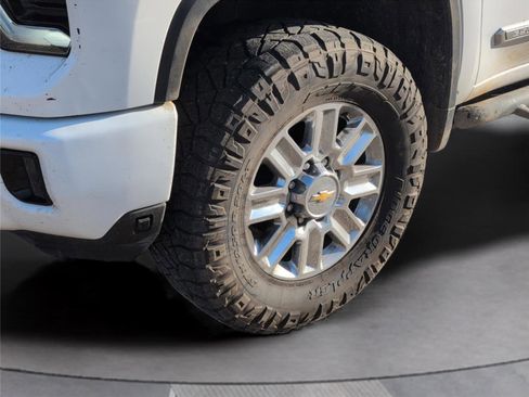 Used 2024 Chevrolet Silverado 2500 High Country w/ High Country Premium Package image 30