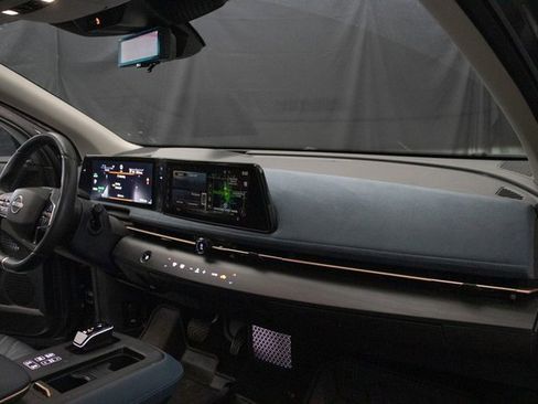 Used 2023 Nissan Ariya image 15