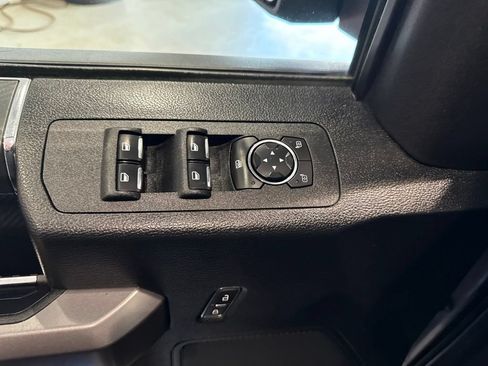 Used 2020 Ford F150 XLT w/ Equipment Group 302A Luxury AWD/4WD image 22