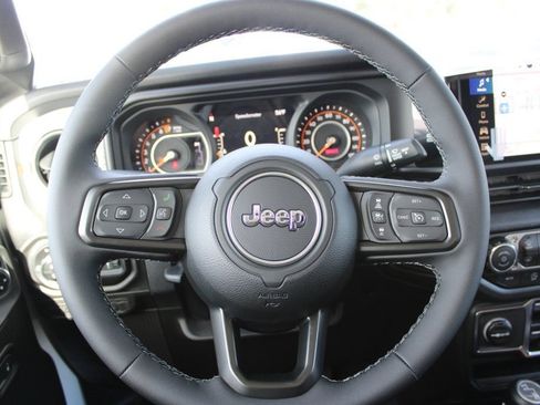 New 2026 Jeep Gladiator Sport image 13