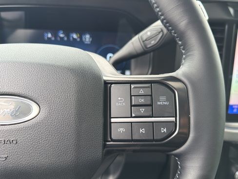 Used 2026 Ford F250 Platinum w/ Tremor Off-Road Package AWD/4WD image 32