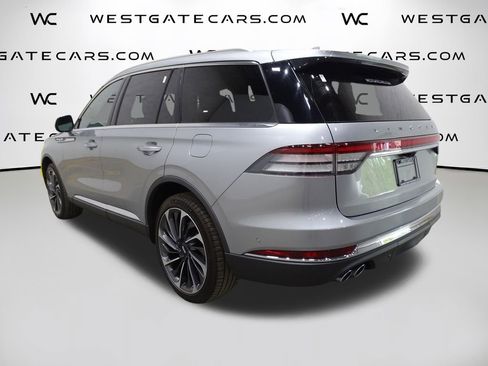Used 2020 Lincoln Aviator Reserve w/ Equipment Group 202A image 3