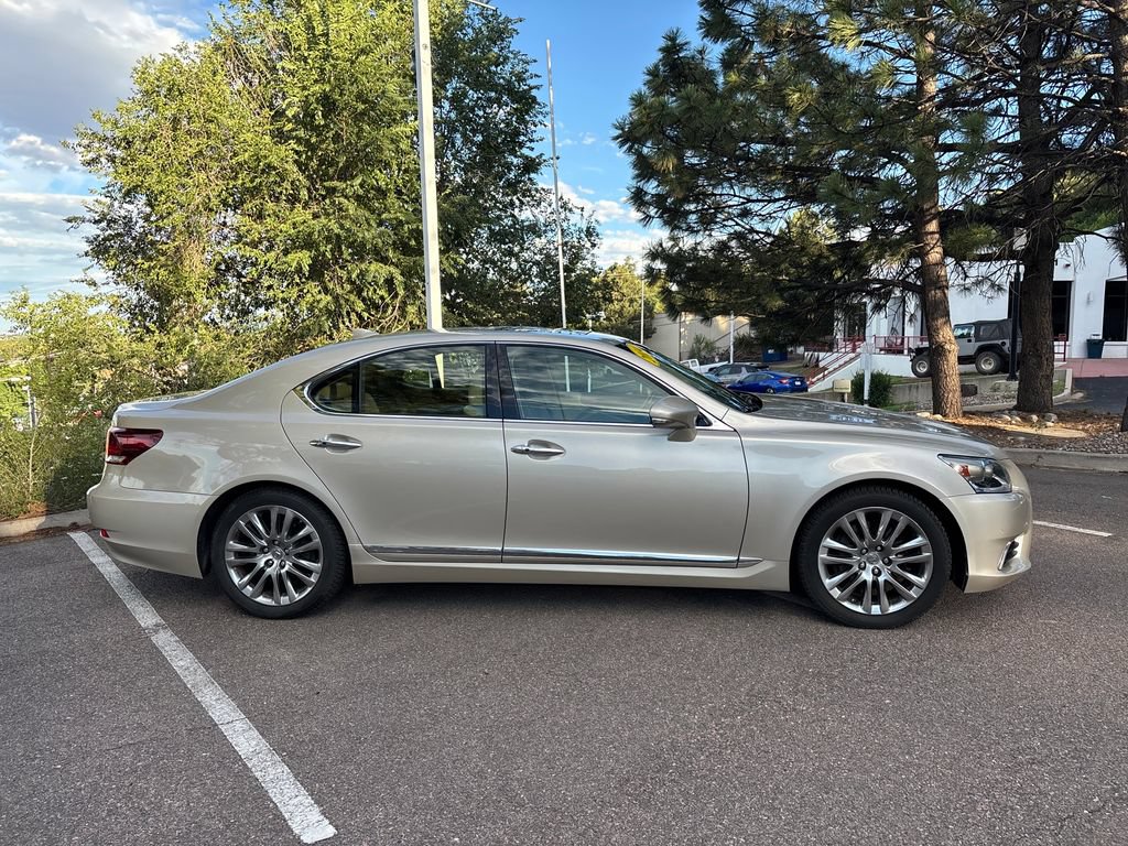 Used 2014 Lexus LS 460 w/ Comfort Package RWD image 4