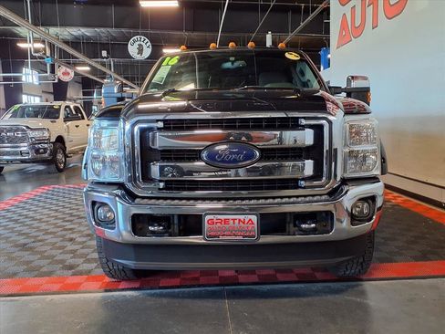 Used 2016 Ford F250 XLT w/ XLT Premium Package image 2