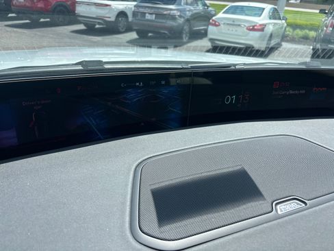 New 2026 Lincoln Navigator Premiere AWD/4WD image 18