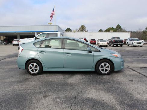 Used 2014 Toyota Prius Three image 5