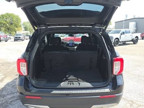 Used 2020 Ford Explorer XLT w/ Equipment Group 202A AWD/4WD image 24
