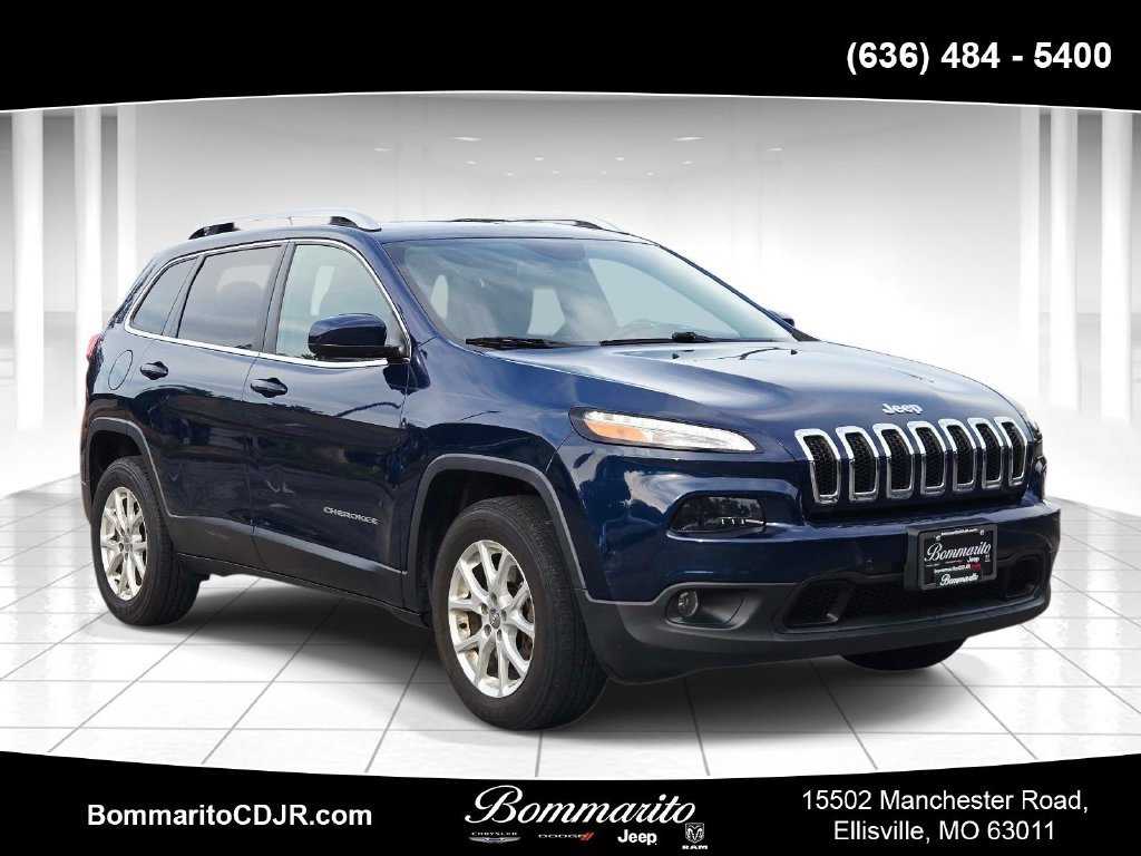Used 2018 Jeep Cherokee Latitude w/ Cold Weather Group AWD/4WD image 1