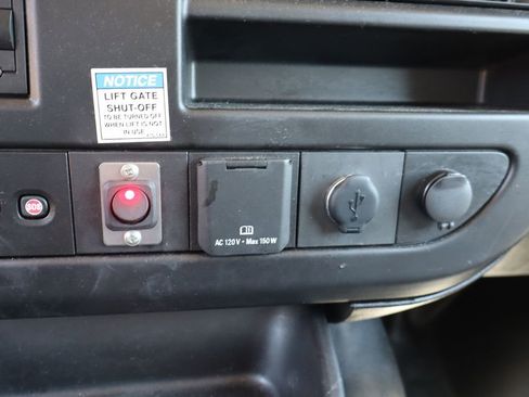 Used 2022 Chevrolet Express 3500 w/ Power Convenience Package RWD image 22