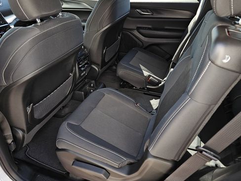 New 2026 Jeep Grand Cherokee L Laredo image 12