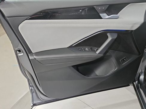 New 2026 Volkswagen Tiguan SE R-Line AWD/4WD image 10