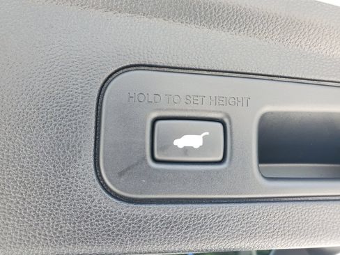 Used 2023 Acura MDX FWD w/ Technology Package image 9