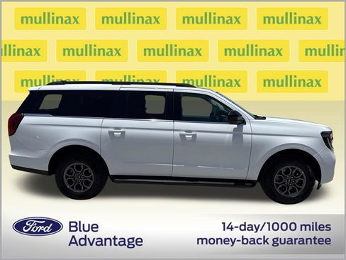 Used 2025 Ford Expedition Max Active RWD image 2