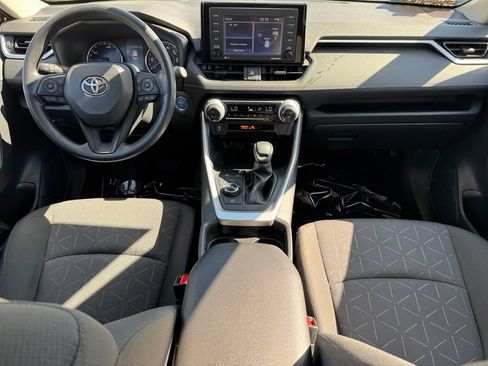 Used 2021 Toyota RAV4 XLE AWD/4WD image 12