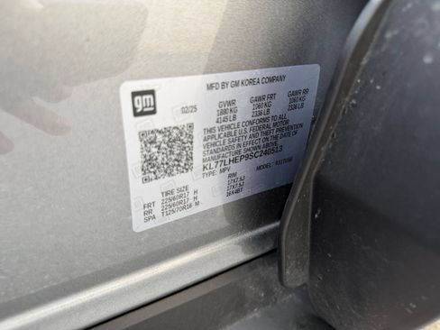 Used 2025 Chevrolet Trax LT w/ LT Convenience Package FWD image 28