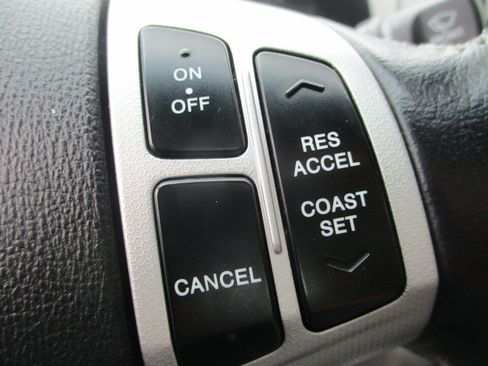 Used 2009 Hyundai Elantra SE FWD image 31