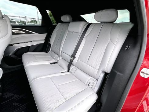 Used 2024 Cadillac Lyriq Luxury RWD image 32