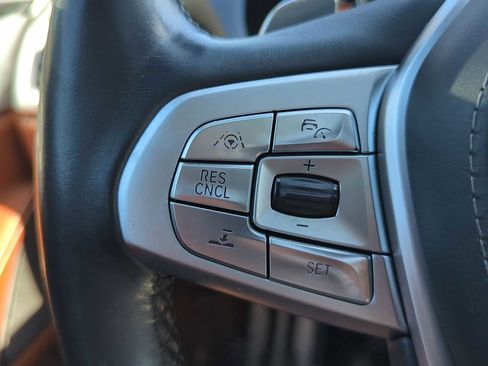 Used 2018 BMW 750i xDrive image 25