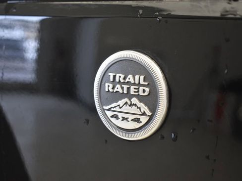 Used 2013 Jeep Wrangler Unlimited Sahara image 21